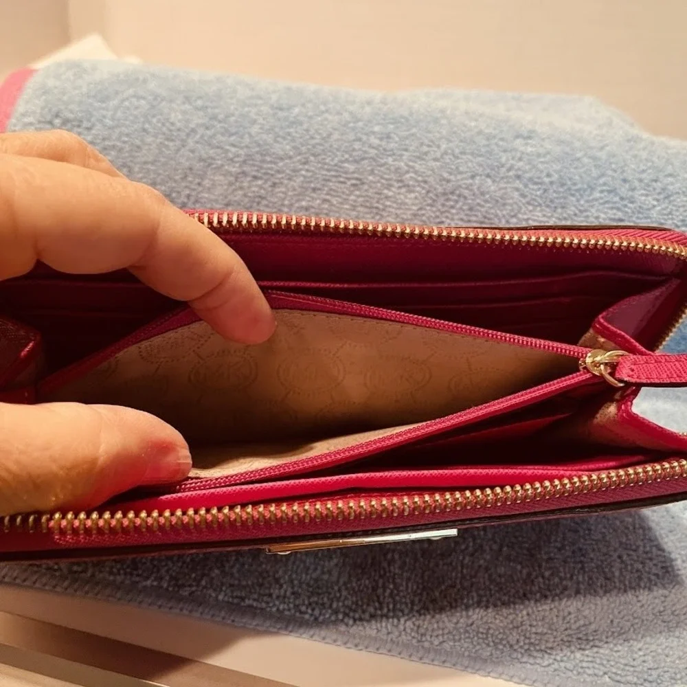 Michael Kors Wallet Womens‎ Pink Saffiano Leather Zip Clutch Wristlet Purse Bag